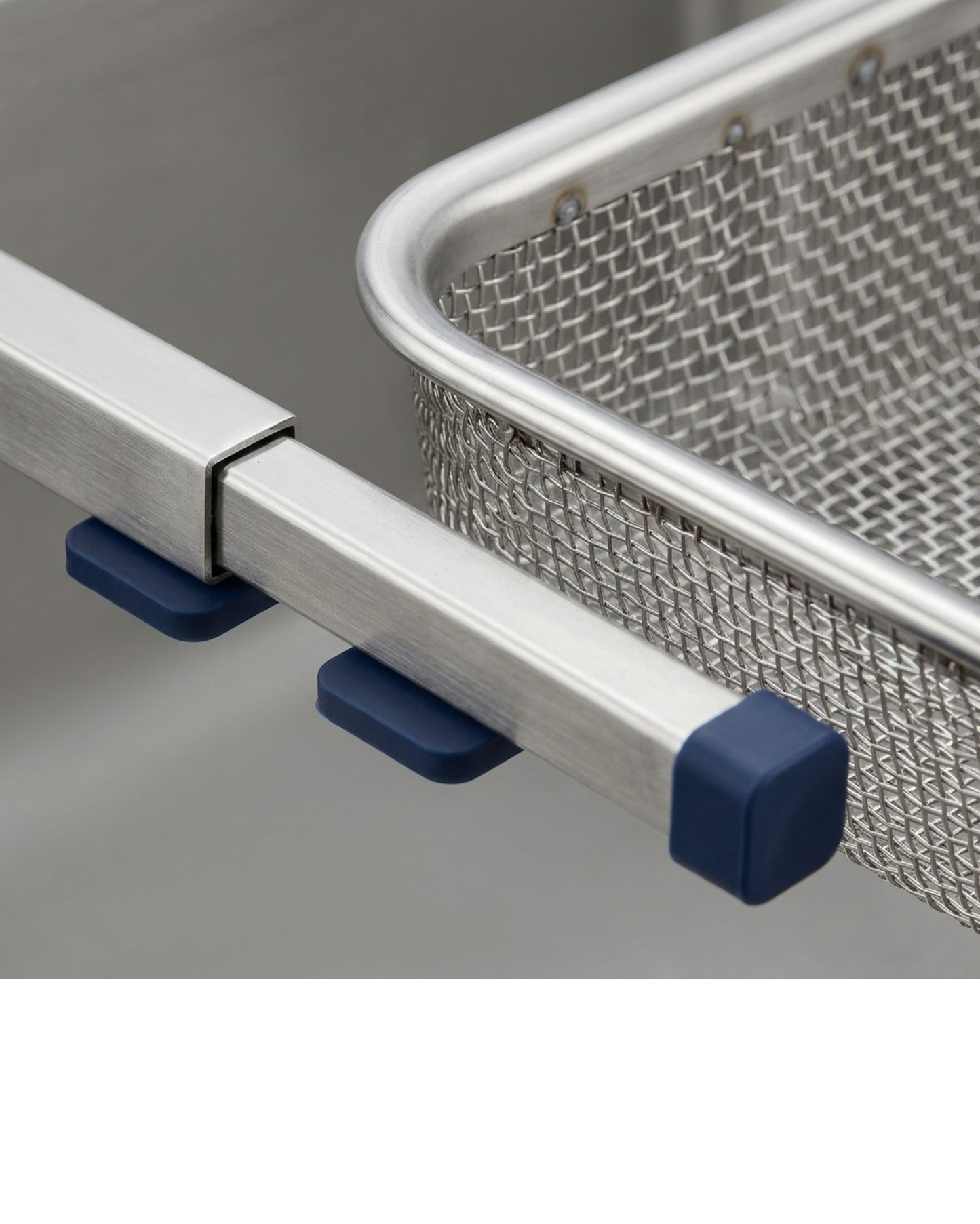 Grwnv Expandable Over Sink Mesh Draining Basket 39-58 cm Navy Grips - Detail view