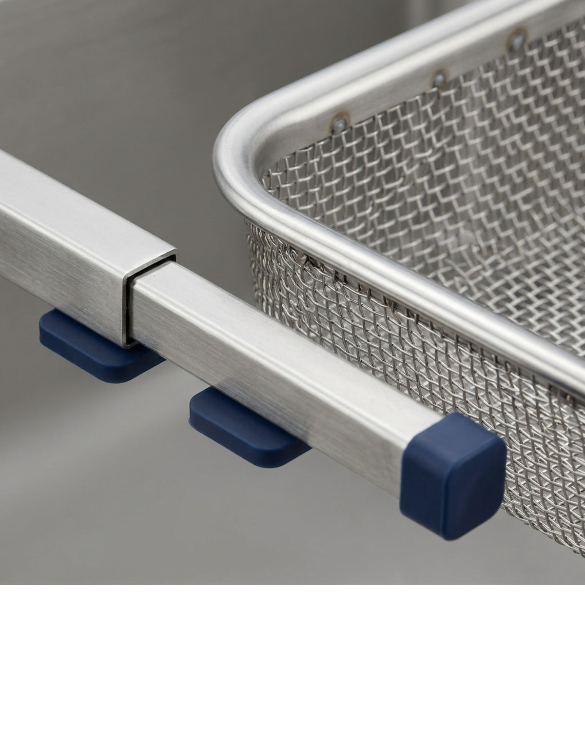 Grwnv Expandable Over Sink Mesh Draining Basket 39-58 cm Navy Grips - Detail view